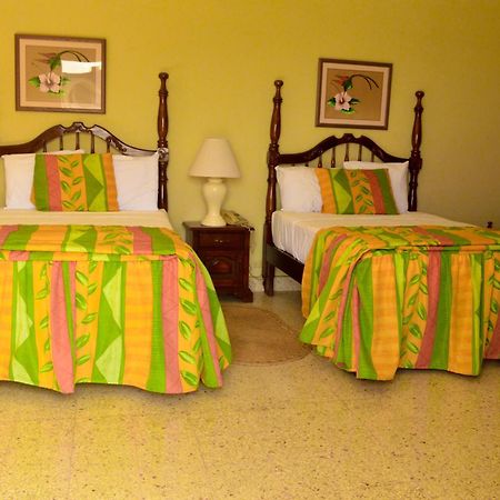 Sahara Dela Mer Inn Montego Bay Exterior photo