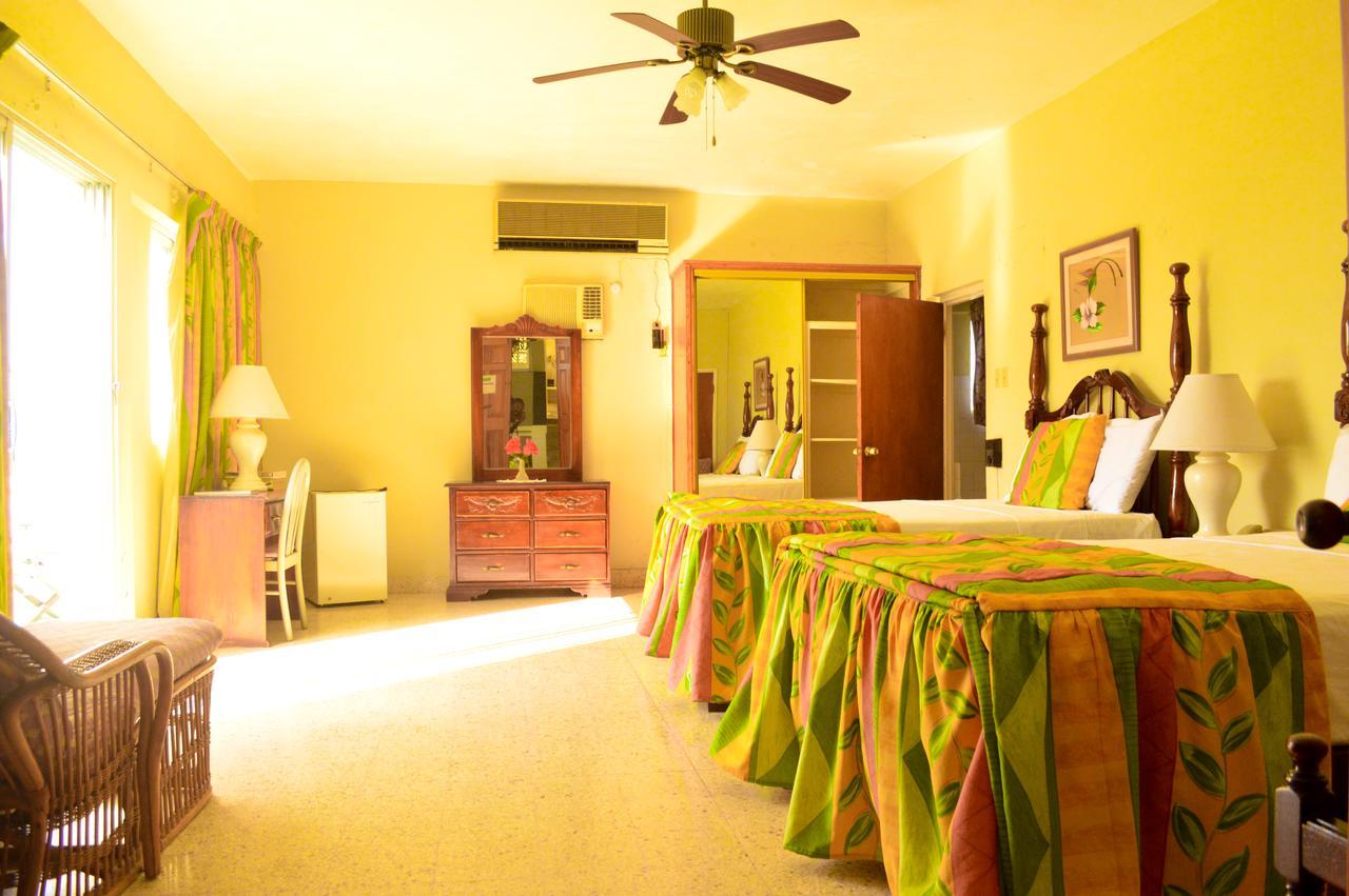 Sahara Dela Mer Inn Montego Bay Exterior photo