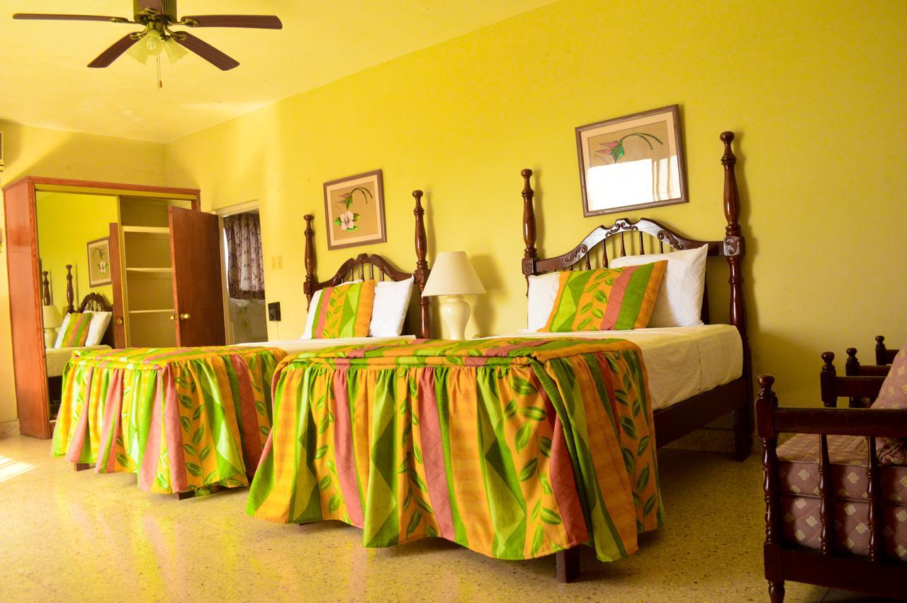 Sahara Dela Mer Inn Montego Bay Exterior photo